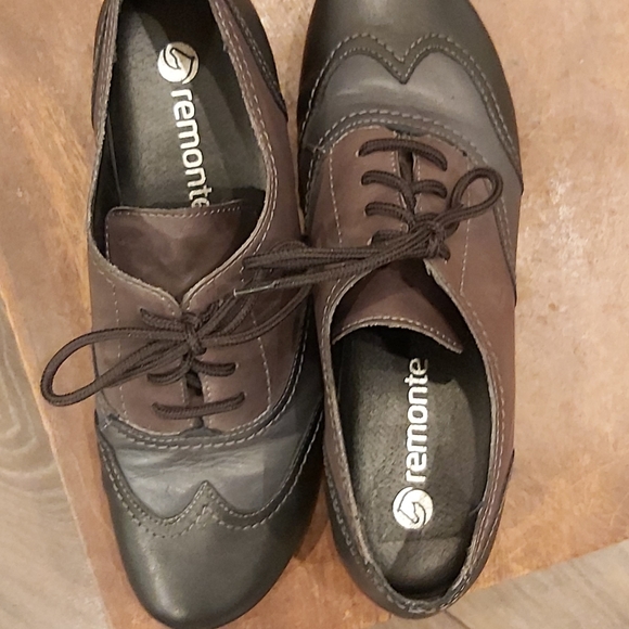 Remonte leather wingtip heeled brogues - Picture 4 of 8